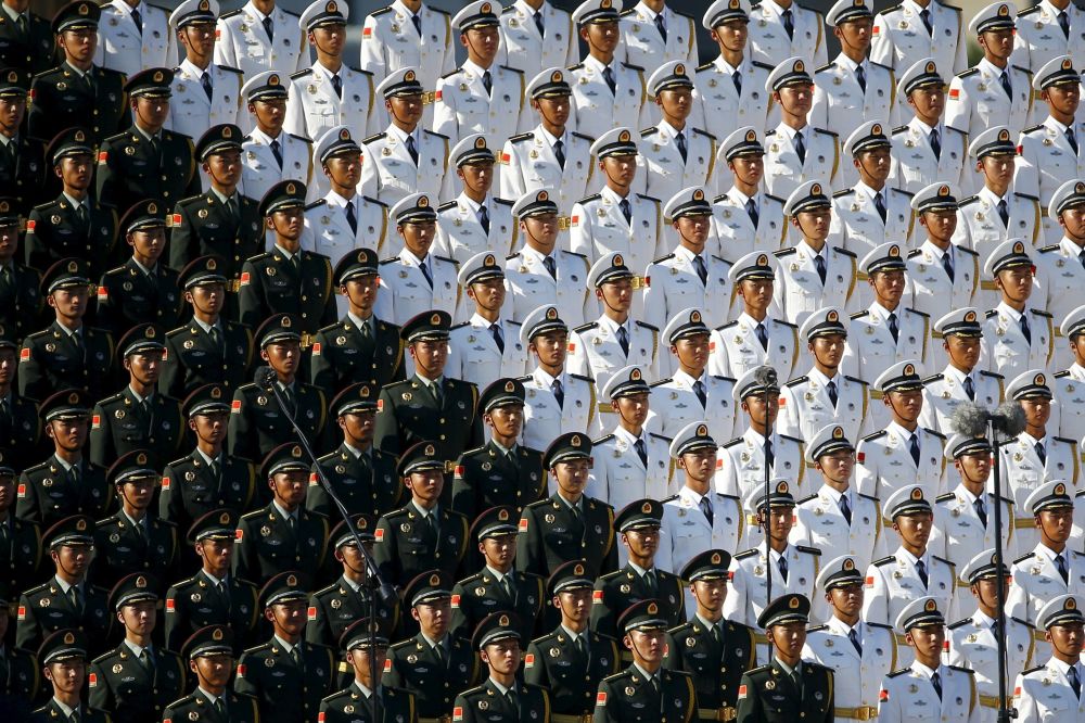 گروه کر نظامی چینی در رژه نظامی به مناسبت 70 سالی پیروزی در جنگ جهانی دوم در پکن