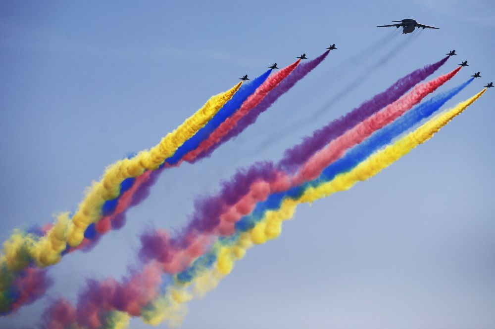 حضور هواپیماهای جنگی در رژه نظامی به مناسبت 70 سالگی پیروزی  جنگ جهانی دوم در پکن
