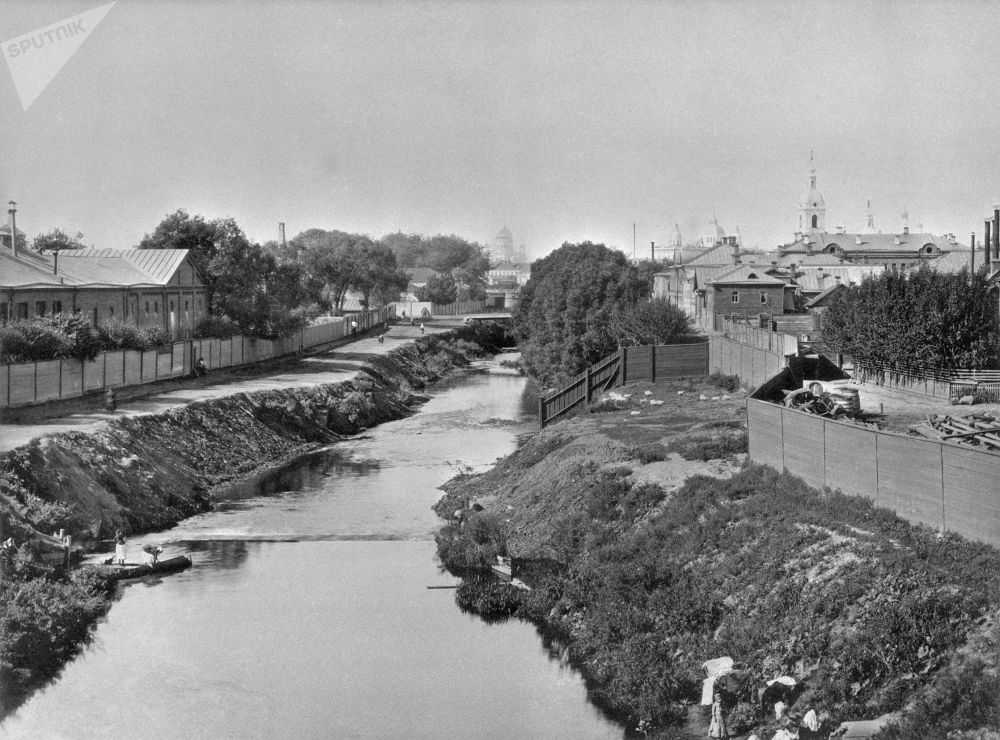 منظره ی رودخانه  یاوزا با پل رویش در مسکو سال های ۸۰ قرن ۱۹